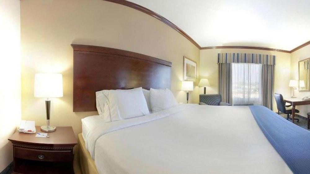 Holiday Inn Express Hotel And Suites Falfurrias Ngoại thất bức ảnh