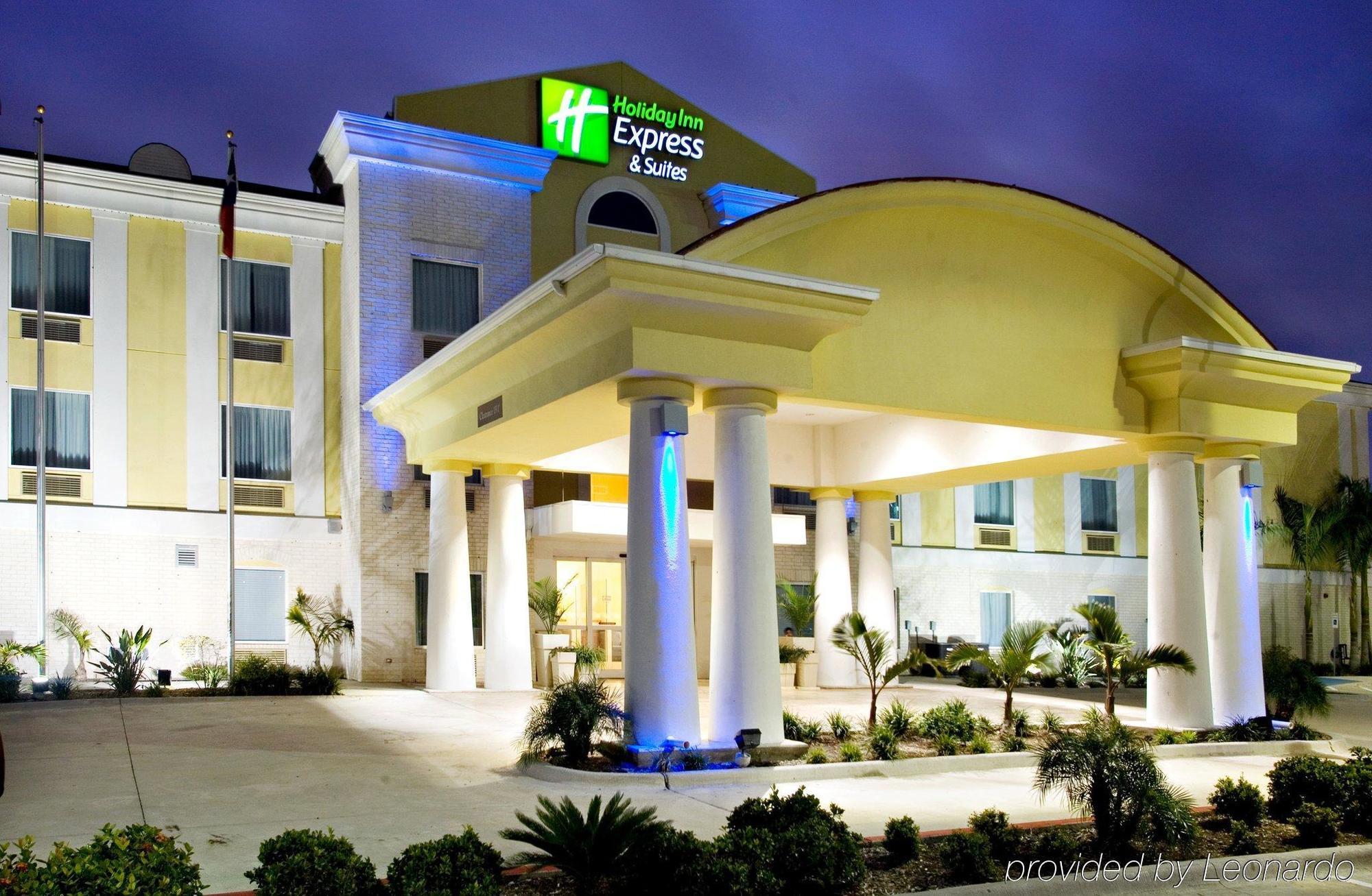 Holiday Inn Express Hotel And Suites Falfurrias Ngoại thất bức ảnh