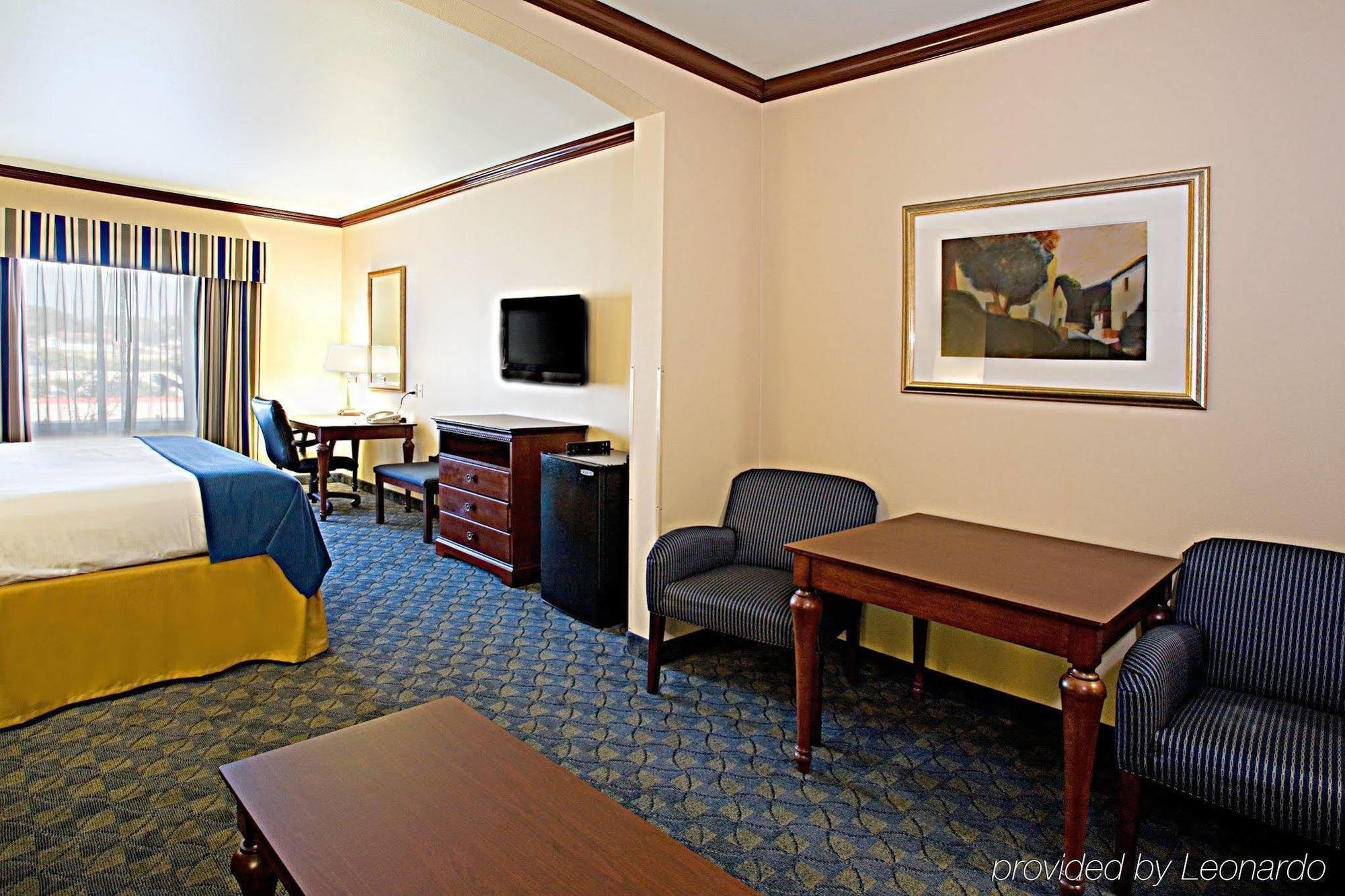 Holiday Inn Express Hotel And Suites Falfurrias Phòng bức ảnh