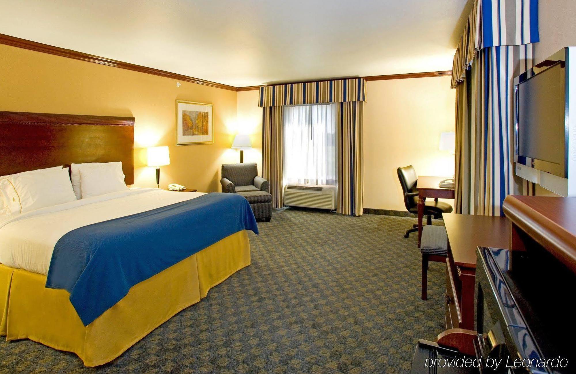 Holiday Inn Express Hotel And Suites Falfurrias Ngoại thất bức ảnh