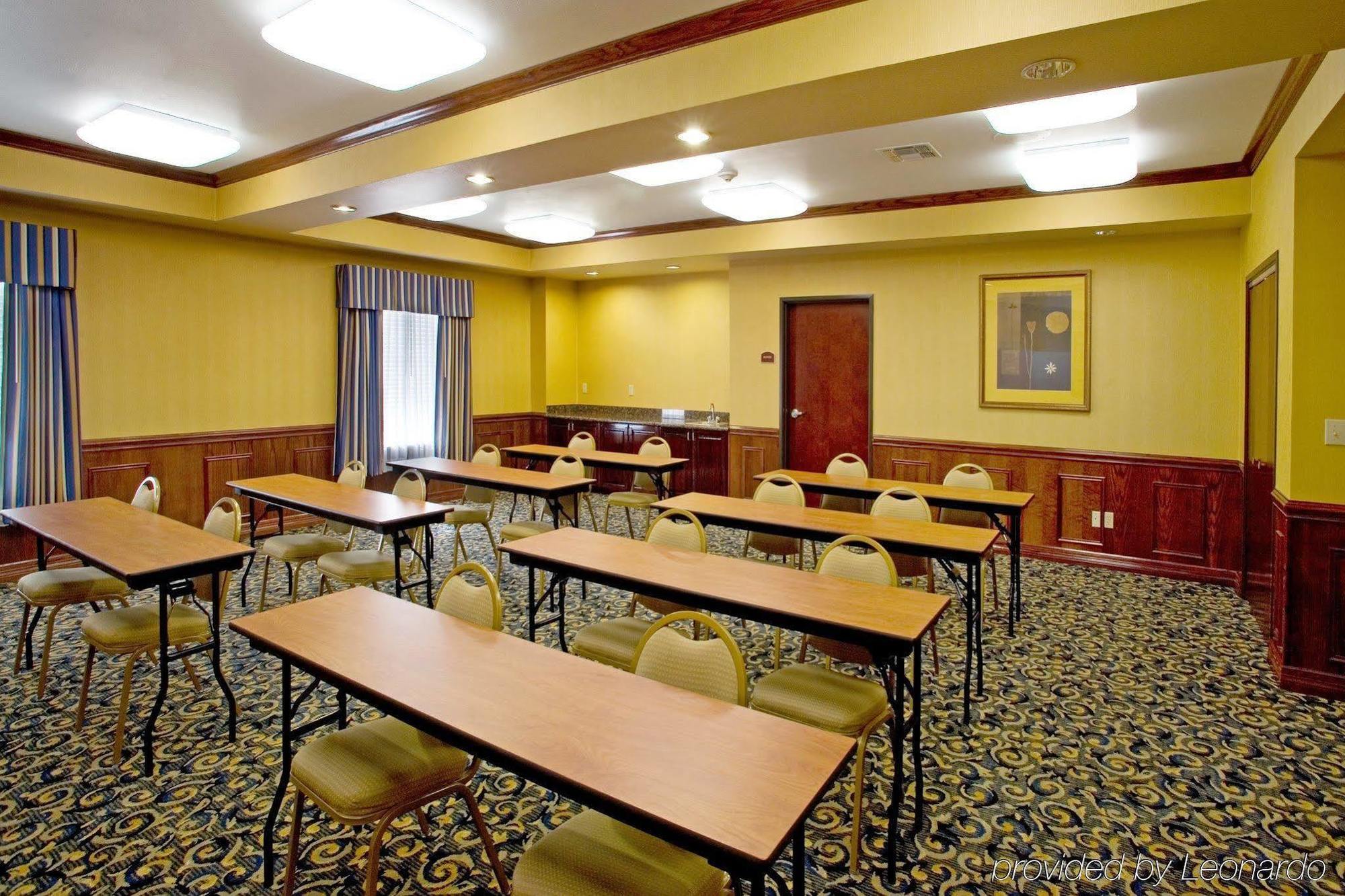Holiday Inn Express Hotel And Suites Falfurrias Ngoại thất bức ảnh