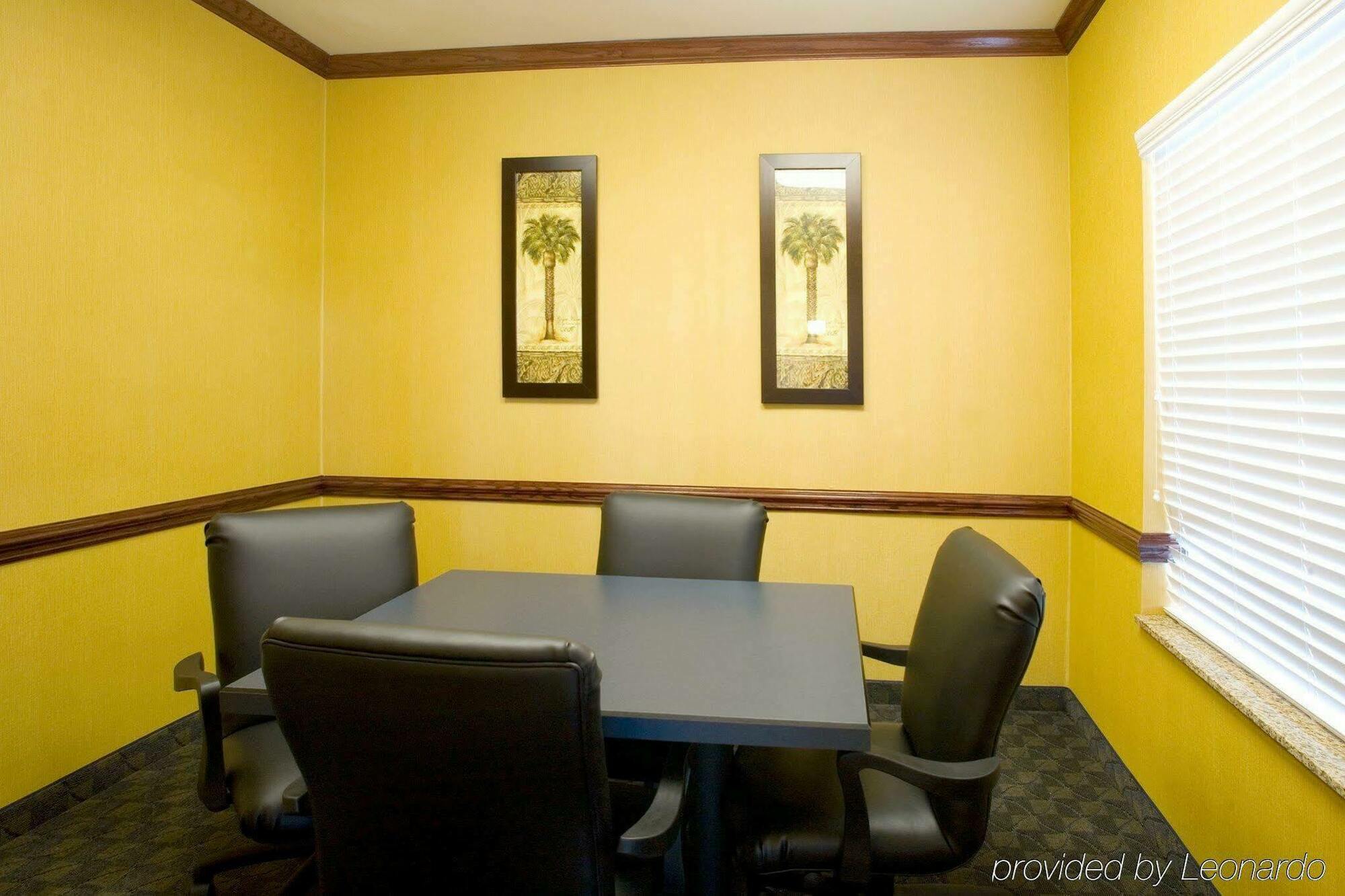 Holiday Inn Express Hotel And Suites Falfurrias Ngoại thất bức ảnh