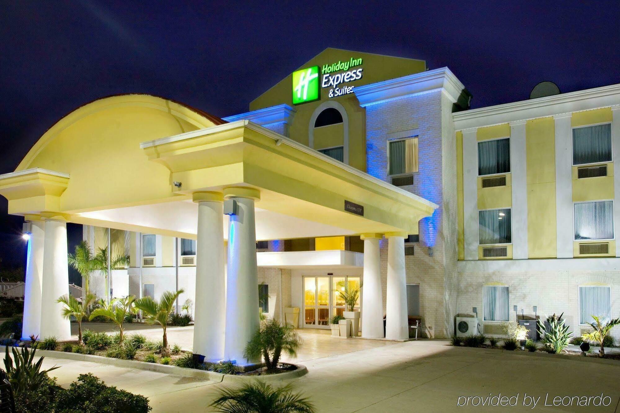 Holiday Inn Express Hotel And Suites Falfurrias Ngoại thất bức ảnh